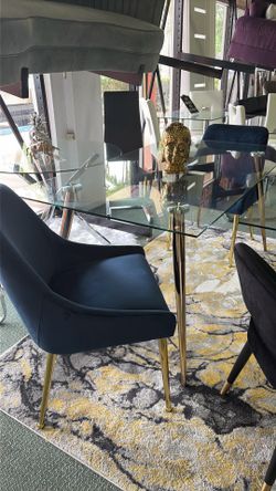 GOLD DINING TABLE FOR SALE!!! Pick up today!!