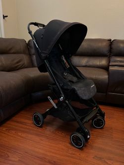 MAXI COSI STROLLER