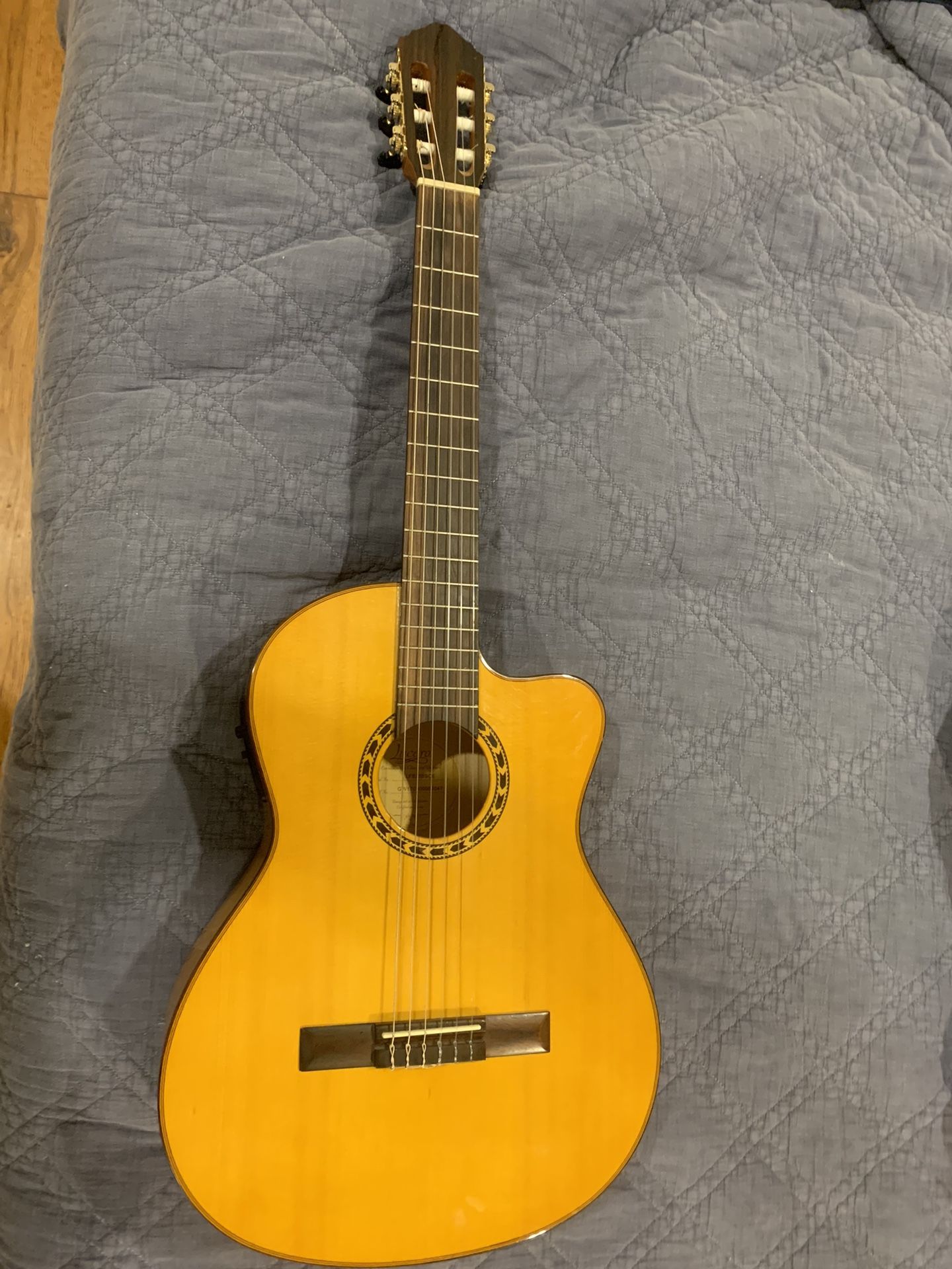 Lucero Classical guitar 