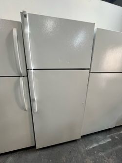 Refrigerator GE 28”