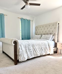 Queen Bed Frame + Box Spring 🛏️