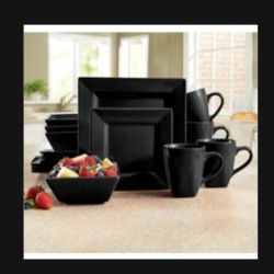 Brand New 16-Piece Solid Square Dinnerware Set – Black – Modern & Elegant