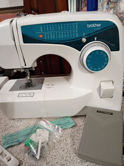 Brother sewing machine. Mechanical. Clean