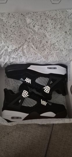 Jordan 4s