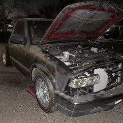 2001 Chevrolet S-10 looking to trade for 4door colorado will add cash