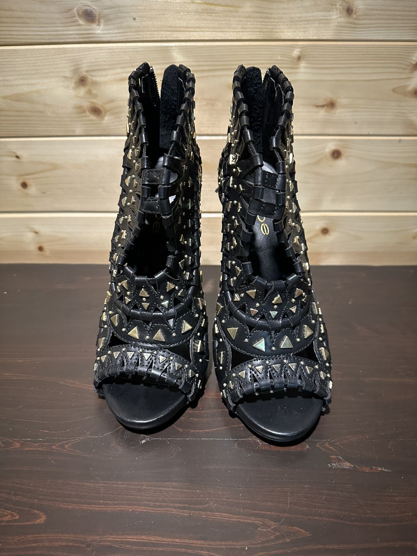 BNWOT Bebe open toe booties in black with gold studs in size 6