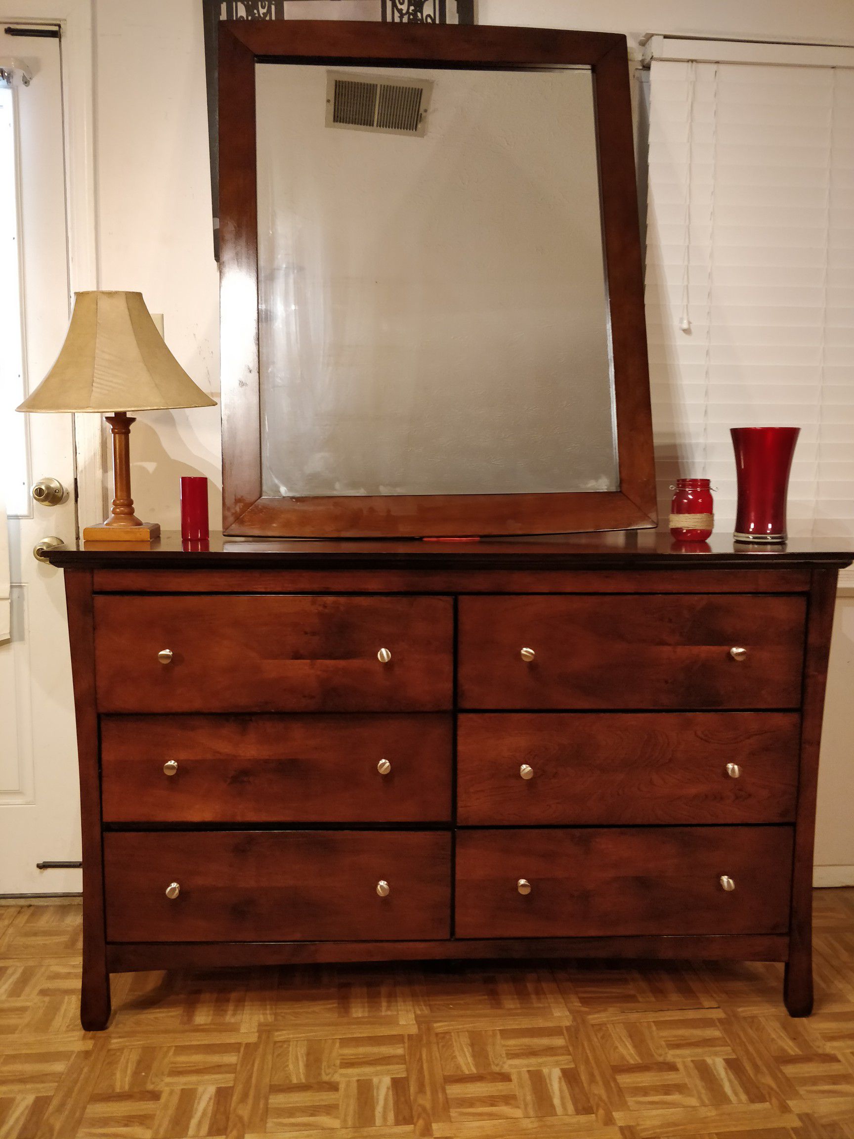 Nice wooden big dresser with big mirror in great condition, all drawers sliding smoothly,
