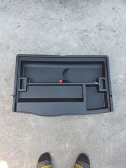 Maserati Levante rear cargo under panel tray