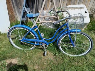 Vintage 1964-65 Schwinn Hollywood Womans