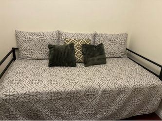 Twin size daybed.
