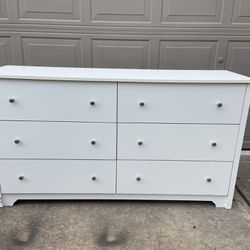 White Dresser (free delivery)✨