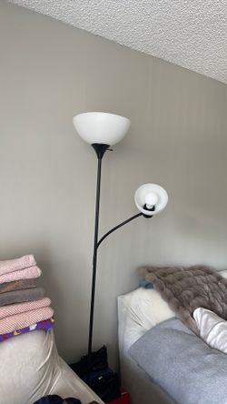 Black & White Light Stand