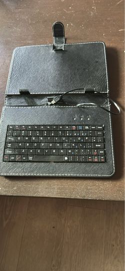 Tablet Case with Built-In Wired Keyboard
