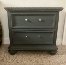 Heavy Solid Wooden Nightstand/Side Table w/ 2 Drawers