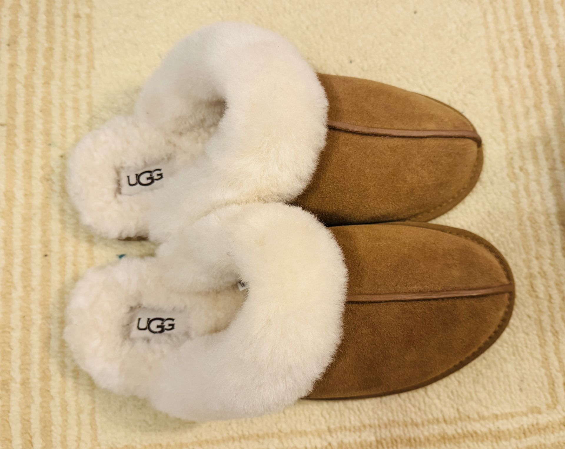 Chestnut Scuffette UGGs size 9 NWOB