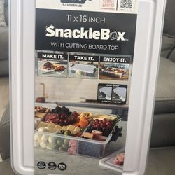 SnackleBox with Cutting Board Top