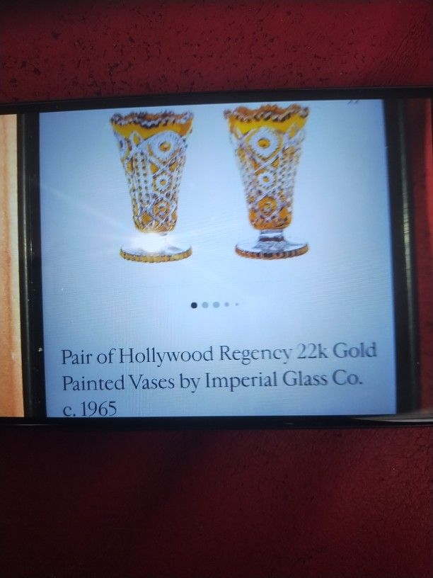22k GOLD....**HOLLYWOOD REGENCY VASE**
