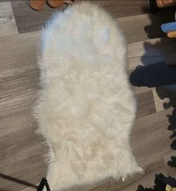 White Sheepskin Fur Rug