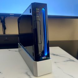 (MOd-d3d) Nintendo Wii Black 128GB Bundle $150