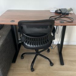 Automatic Smart Desk With A Chair 