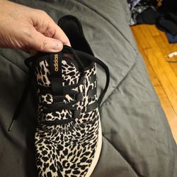 Adidas Women's 9 Excellent Condition 