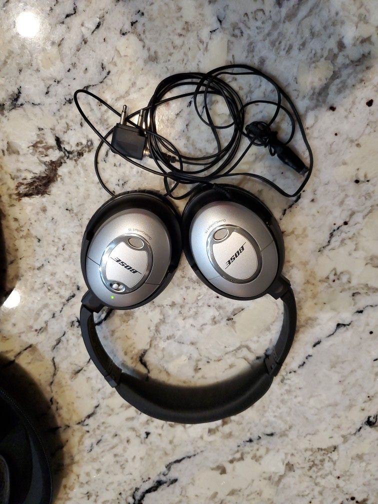 Bose Quiet Comfort QC-15 Noise Cancelling Headphones