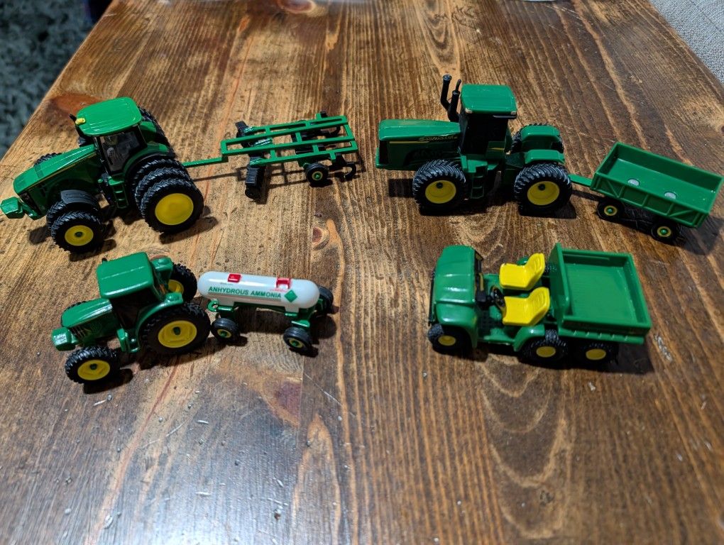 1/64 Metal Die Cast John Deere Ertl Tractor Lot