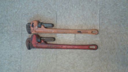 Pipe wrench