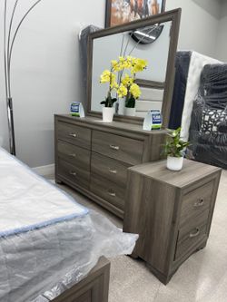 4pc King Bedroom Set ‼️ only $999‼️