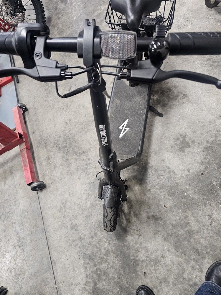 Phantom R1 Seated Electric Scooter