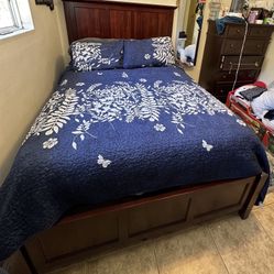 Full Size Bed With 4 Drawers 