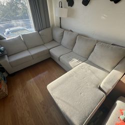  Lucy Sectional With Adjustable Chaise