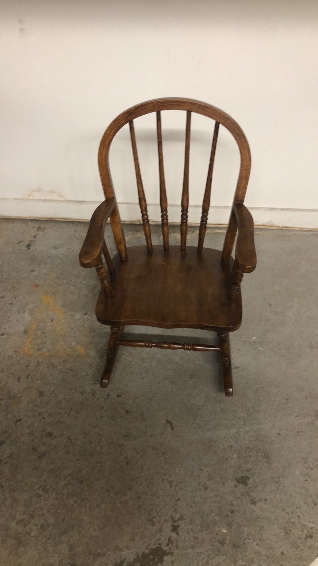 Kids rocking chair good condition
