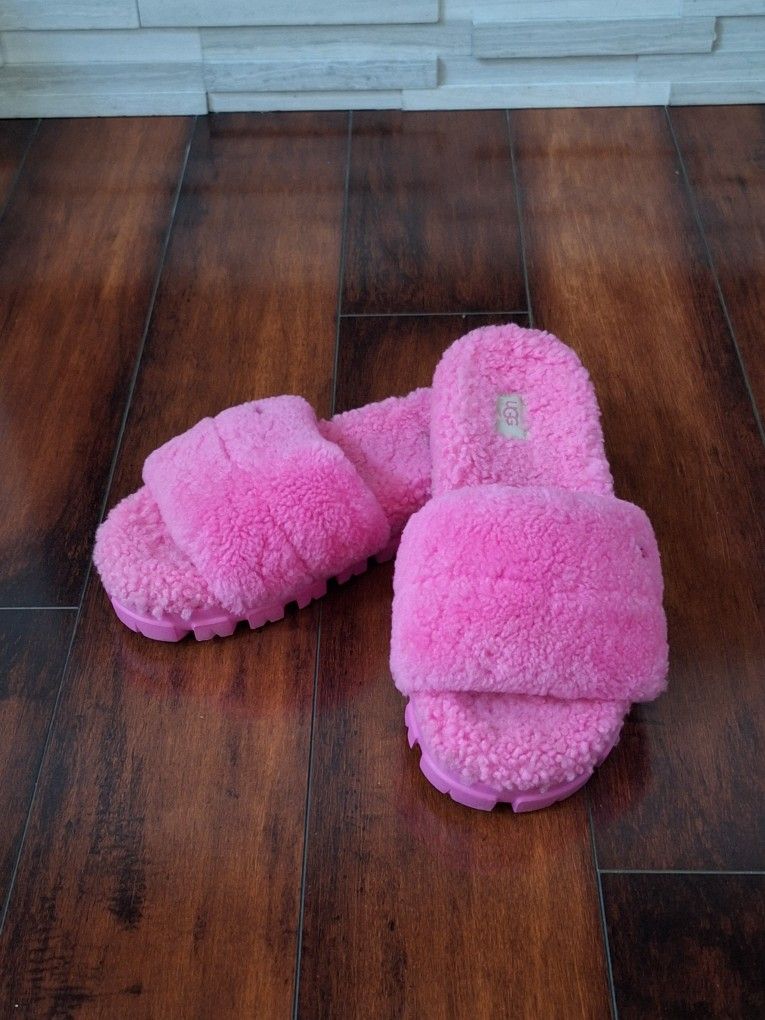 UGG Women's Pink Cozetta Curly Slippers