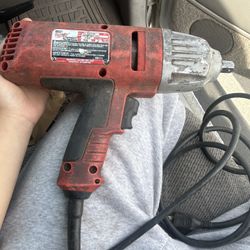 Milwaukee Impact Wrench 1/2 in Square Drive