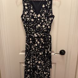 Stylish Comfy Dress Size Medium For Sale