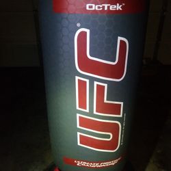 UFC PUNCHING STAND