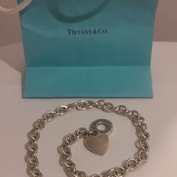 TIFFANY & CO. "Return to Tiffany" Heart Tag Toggle Necklace in Sterling Silver