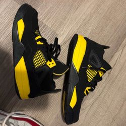 Jorden 4s Yellow Cats Paid 210 Only Used 2 Times 