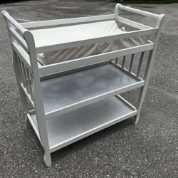 White Wooden 3 Tier Baby Changing Table! Sturdy. 38x19.5x40in