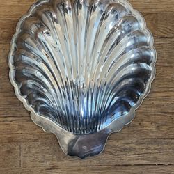 Clam Shell Silver Plate  Bowl Tray- 16"xx 13.5" -Eales 1779 Please Note shadow in the middle of the clamshell is not a defect. It’s just a dip iin the