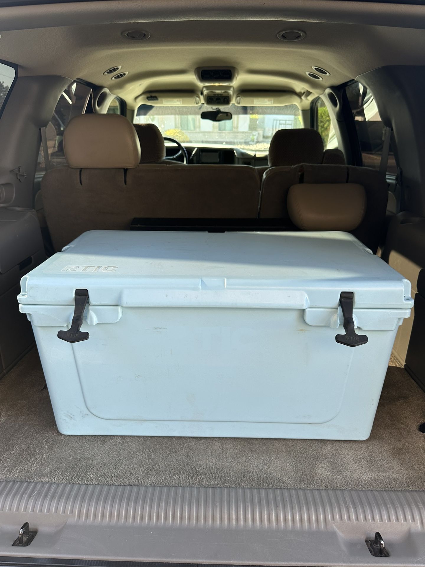 Big RTIC Cooler (Yeti Clone) 65 Quart