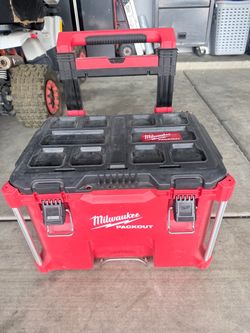 Milwaukee pack out rolling cart