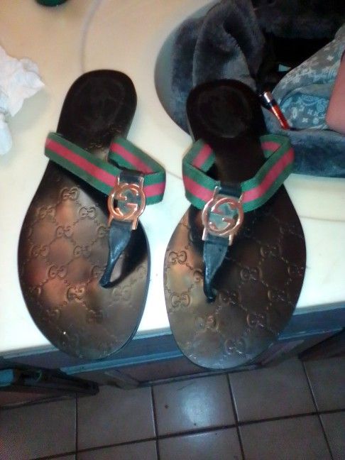 Gucci Size 9female Flipflops