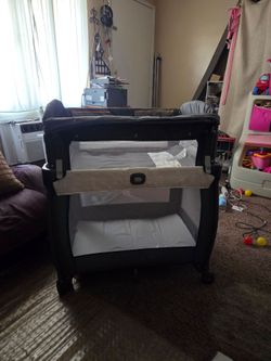 Graco travel crib / pack n play