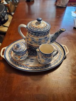 Temp-tations tea pot set