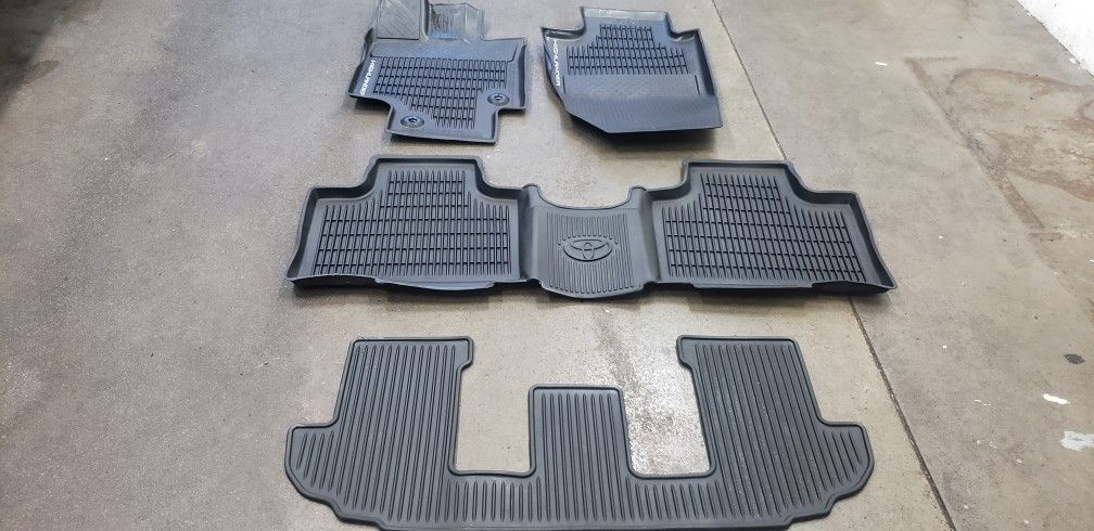 Toyota Highlander 2020 Floor Mats 