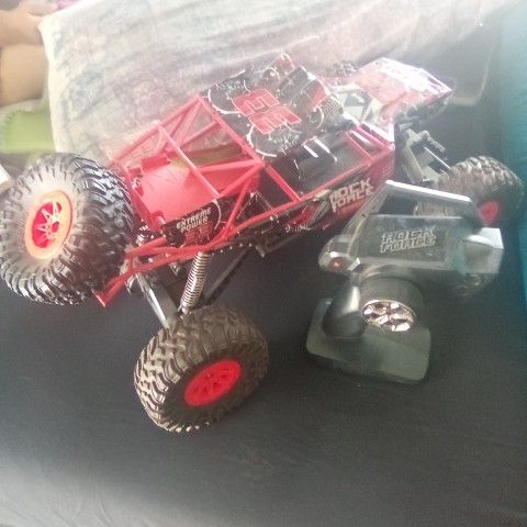 4 X 4 Rock Force Rc Truck With Remote Control