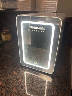 Frigidaire Gallery Mini Beauty Fridge