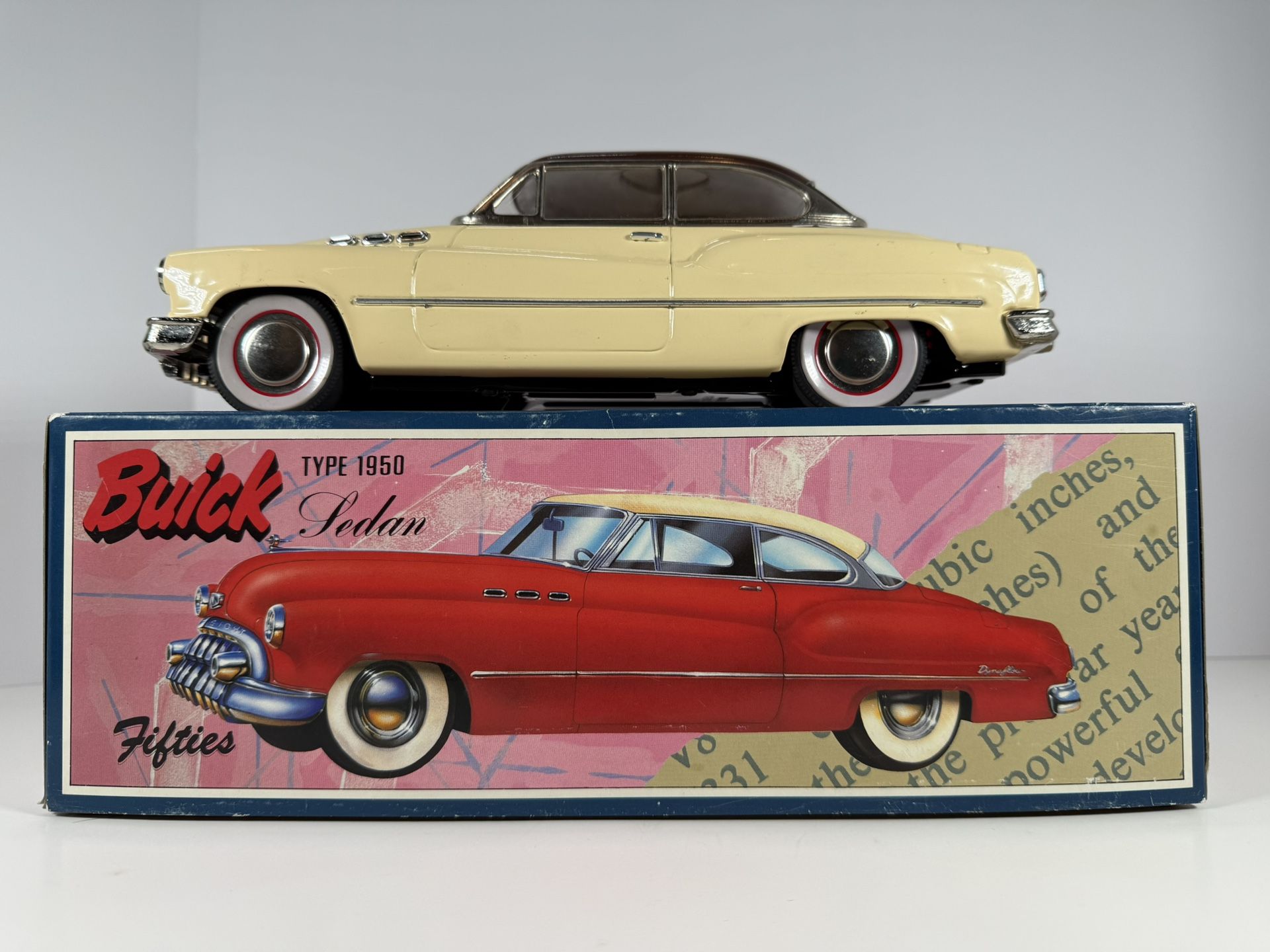 VINTAGE ICHIKO FIFTIES TYPE 1950 TAN BUICK SEDAN TIN “FRICTION” CAR 1/18 SCALE JAPAN